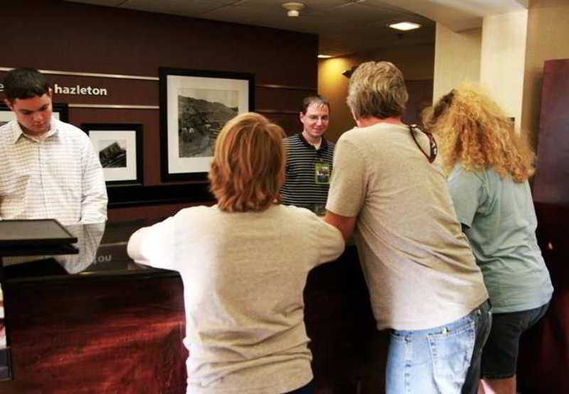 Hampton Inn Hazleton Interiør bilde
